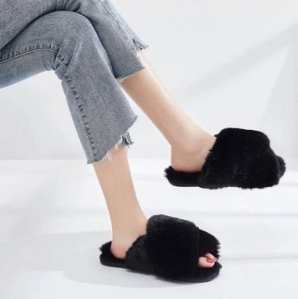 Cozy Black Women's Slippers